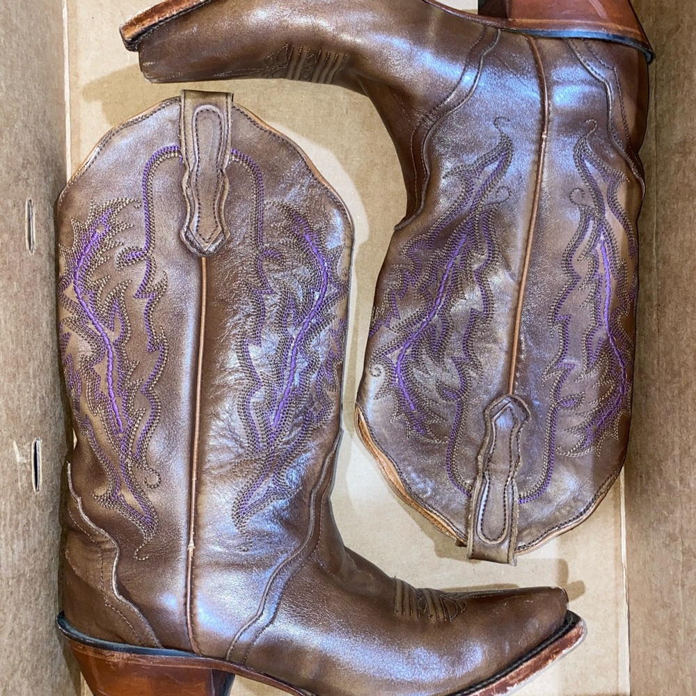NOCONA Womens Leather Western Cowgirl Riding Boots. Brown w/ purple embroidery.